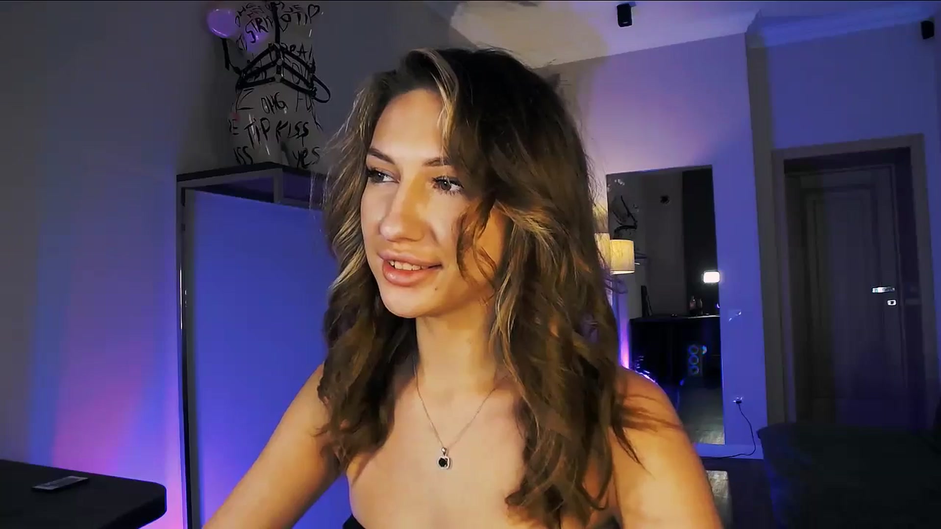 Gallery image thumbnail from LovelyGin's myfreecams stream on, 11/07/2025, 14:28 image 5 of 20