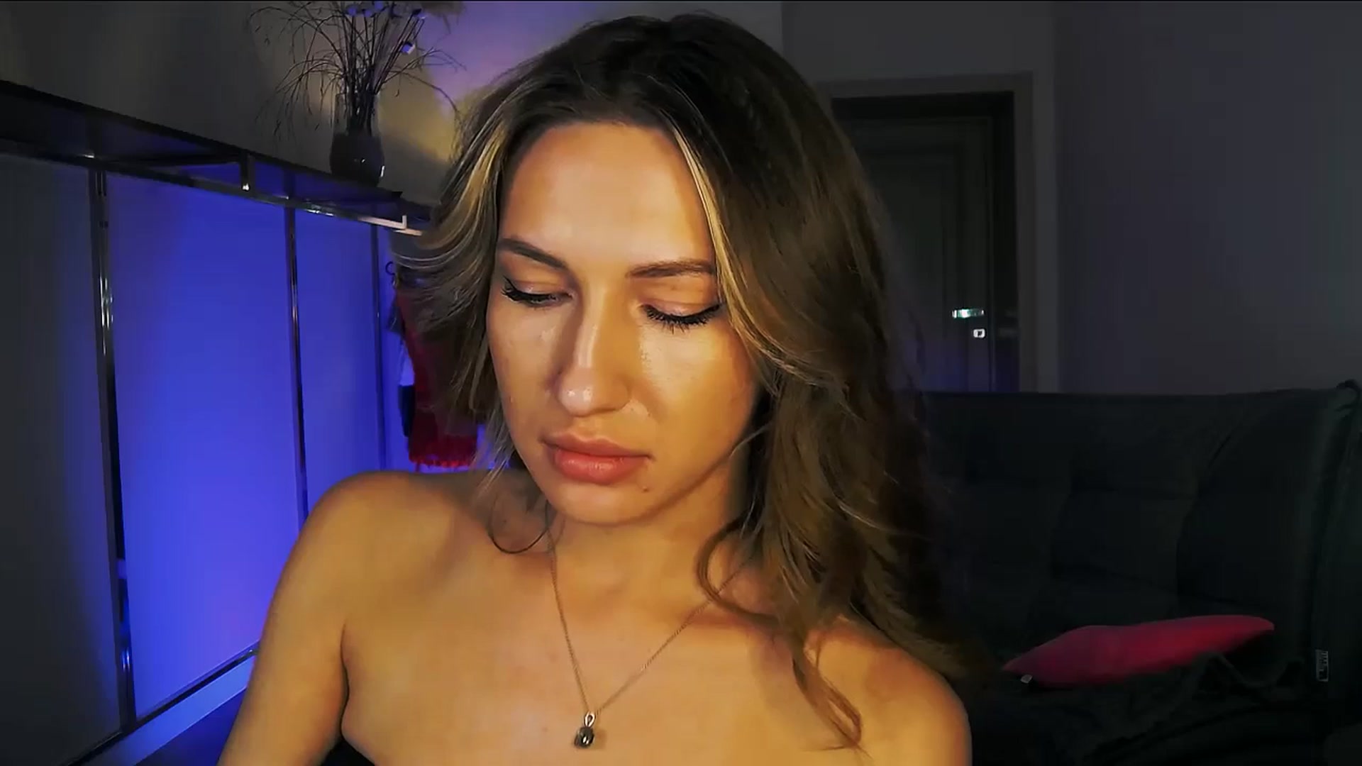Gallery image thumbnail from LovelyGin's myfreecams stream on, 11/07/2025, 16:16 image 12 of 20