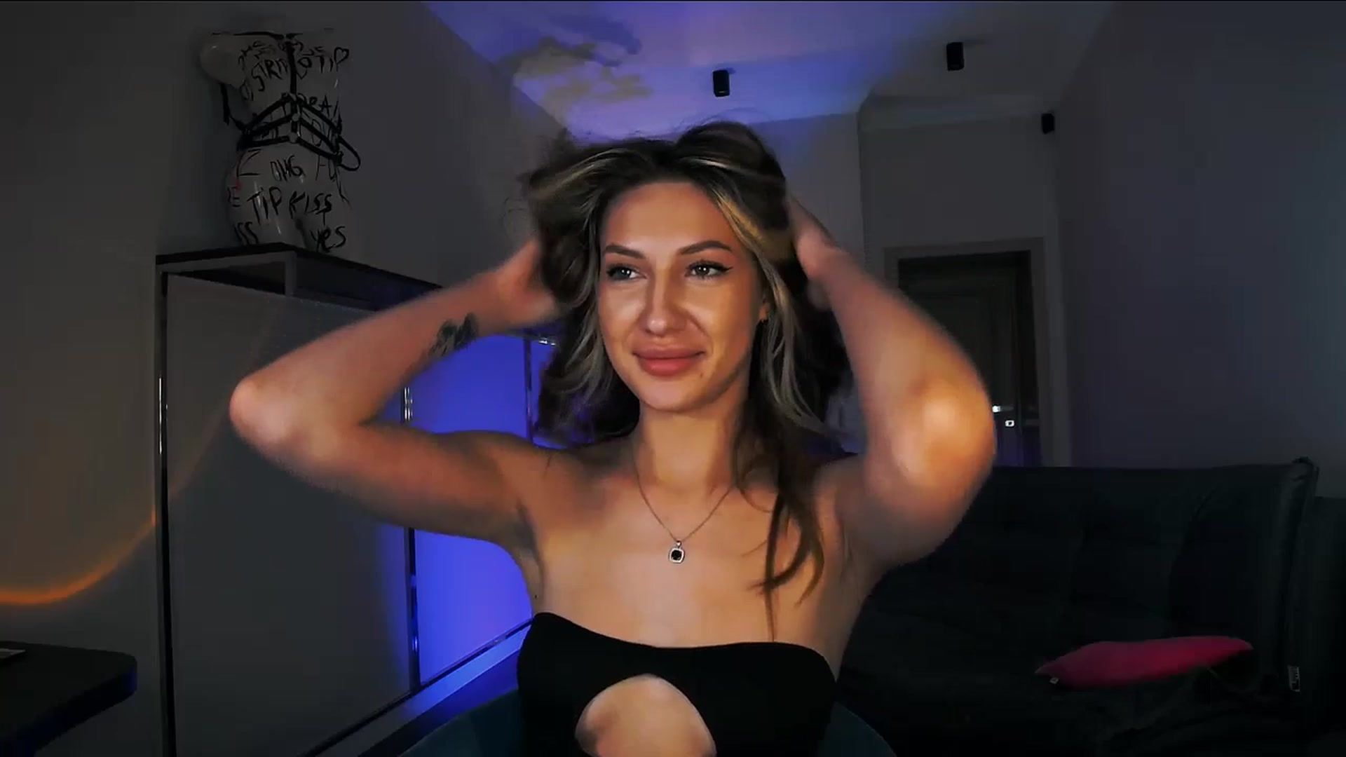 Gallery image thumbnail from LovelyGin's myfreecams stream on, 11/07/2025, 16:16 image 7 of 20