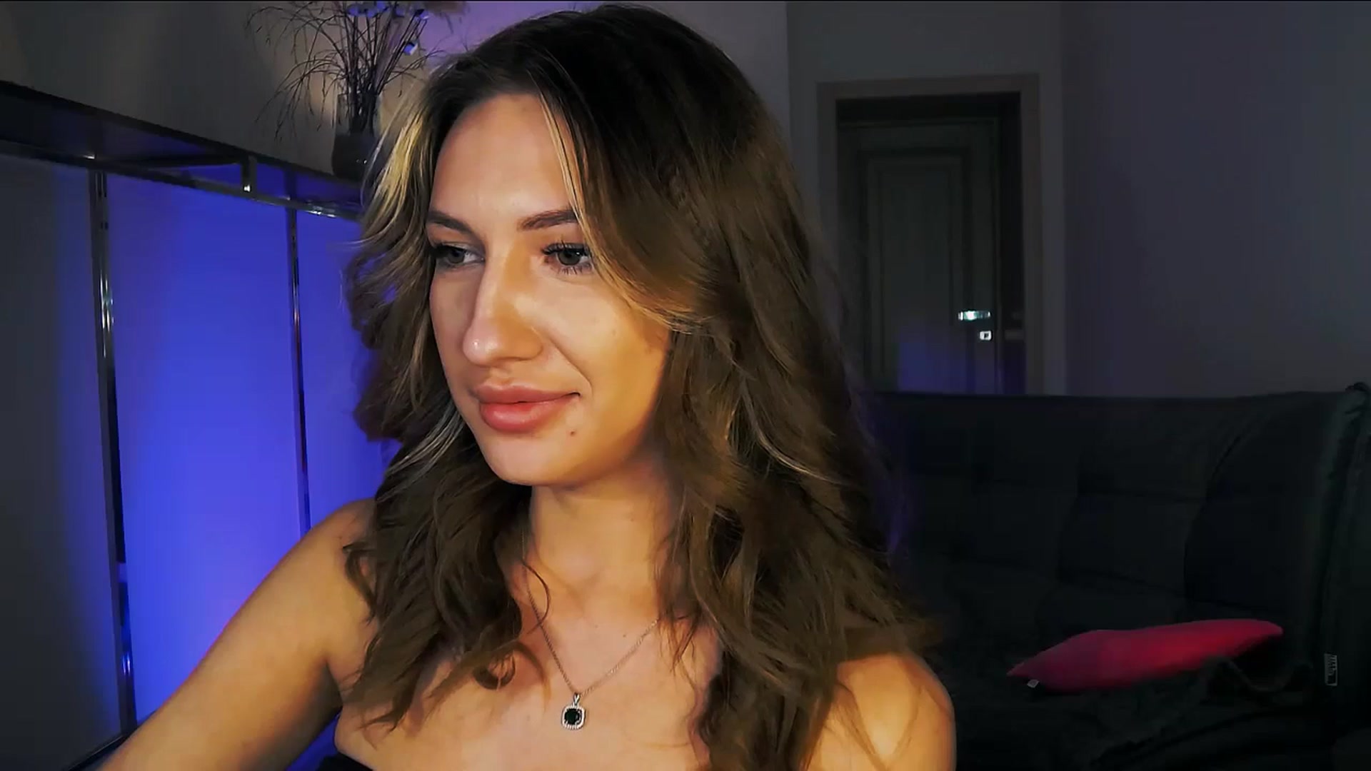 Gallery image thumbnail from LovelyGin's myfreecams stream on, 11/07/2025, 16:16 image 13 of 20