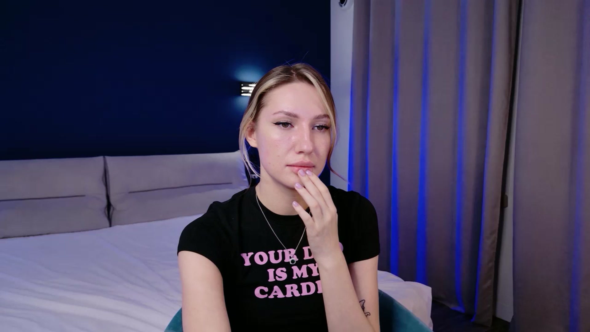 Gallery image thumbnail from LovelyGin's myfreecams stream on, 11/10/2025, 16:39 image 19 of 20