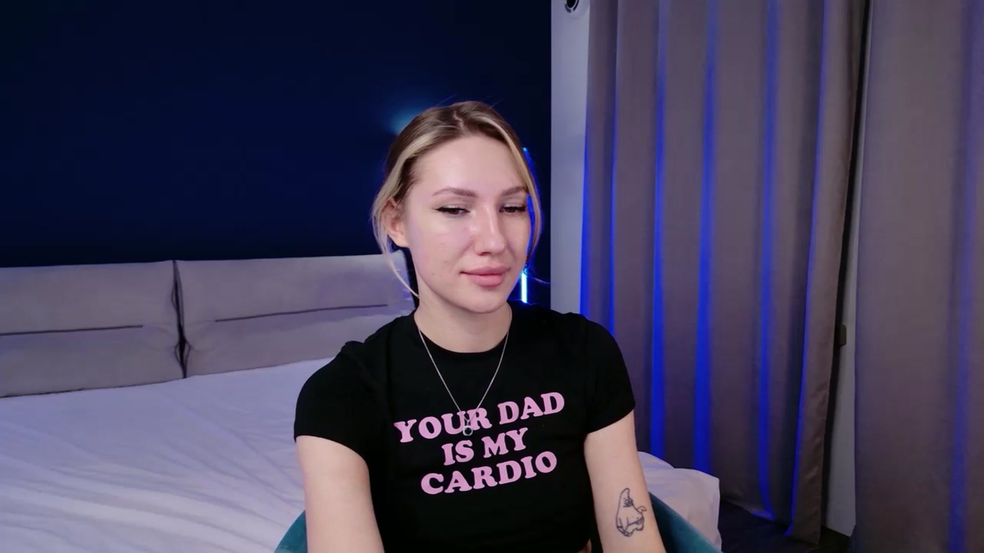 Gallery image thumbnail from LovelyGin's myfreecams stream on, 11/10/2025, 16:39 image 12 of 20