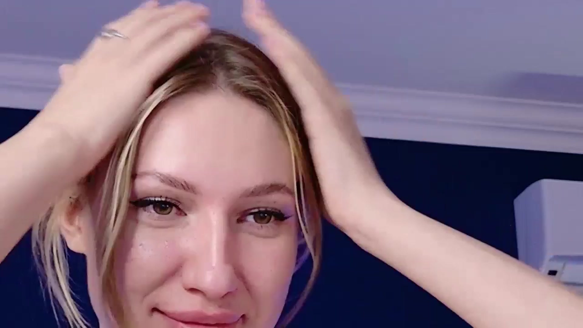 Gallery image thumbnail from LovelyGin's myfreecams stream on, 11/10/2025, 17:26 image 1 of 20