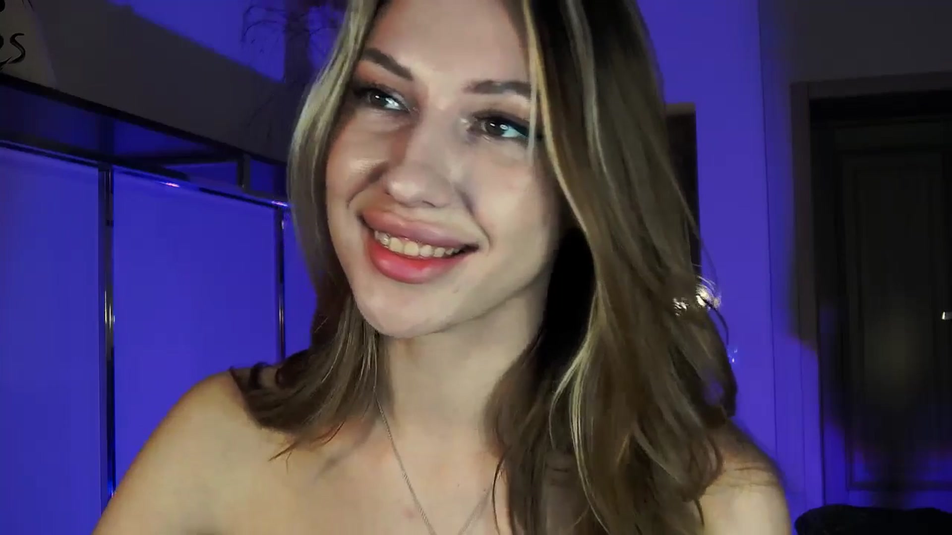 Gallery image thumbnail from LovelyGin's myfreecams stream on, 11/11/2025, 16:43 image 9 of 20