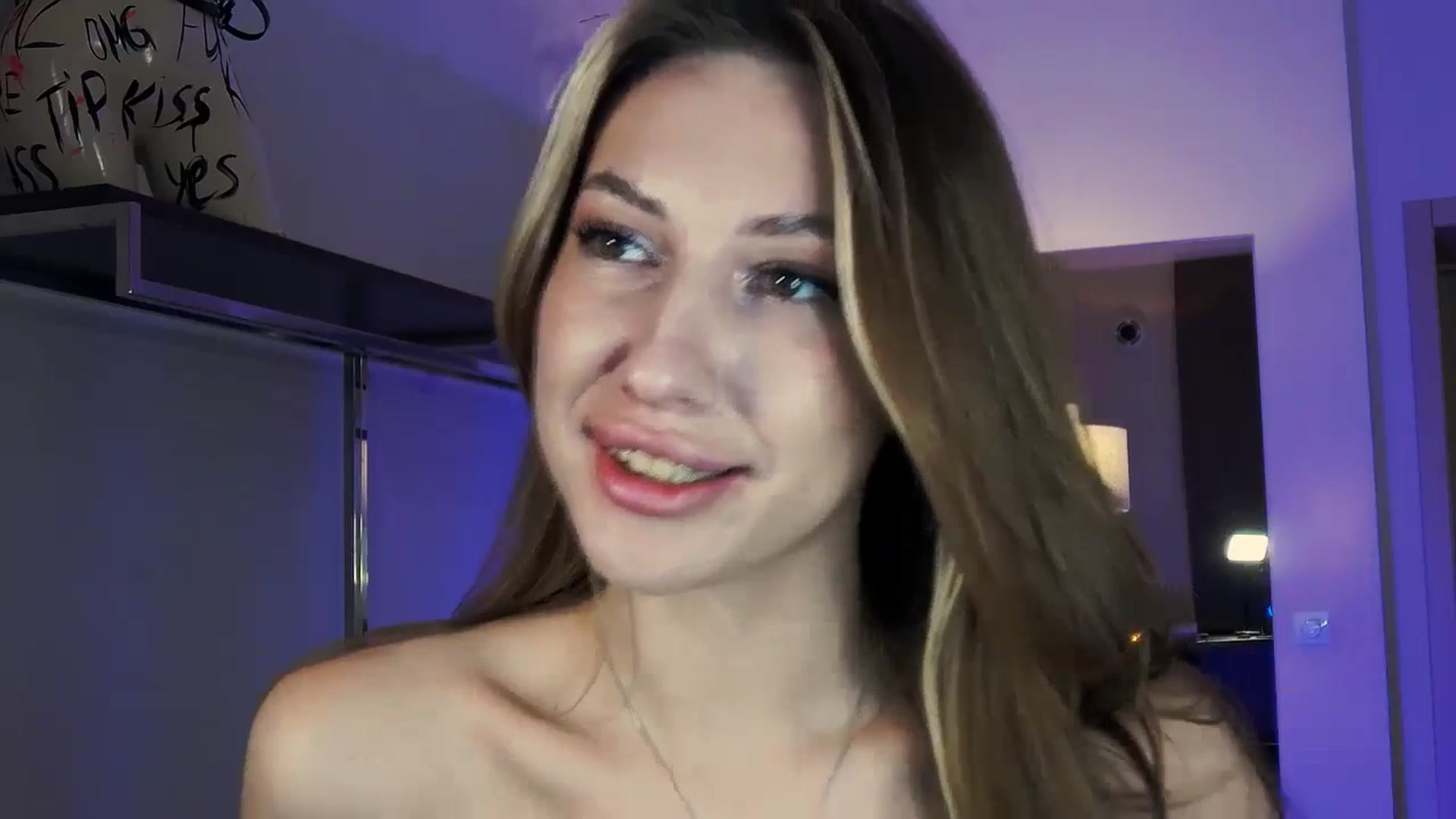 Gallery image thumbnail from LovelyGin's myfreecams stream on, 11/11/2025, 16:43 image 3 of 20