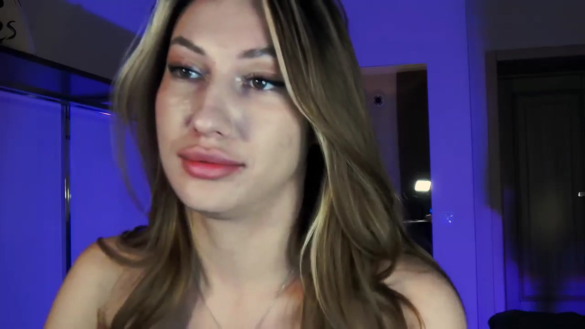 Gallery image thumbnail from LovelyGin's myfreecams stream on, 11/11/2025, 16:43 image 8 of 20
