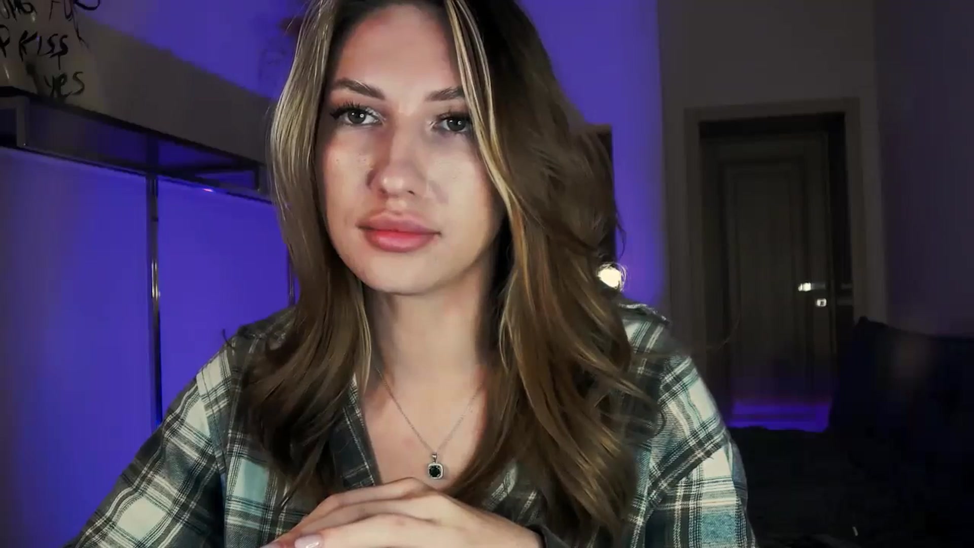 Gallery image thumbnail from LovelyGin's myfreecams stream on, 11/11/2025, 16:43 image 12 of 20