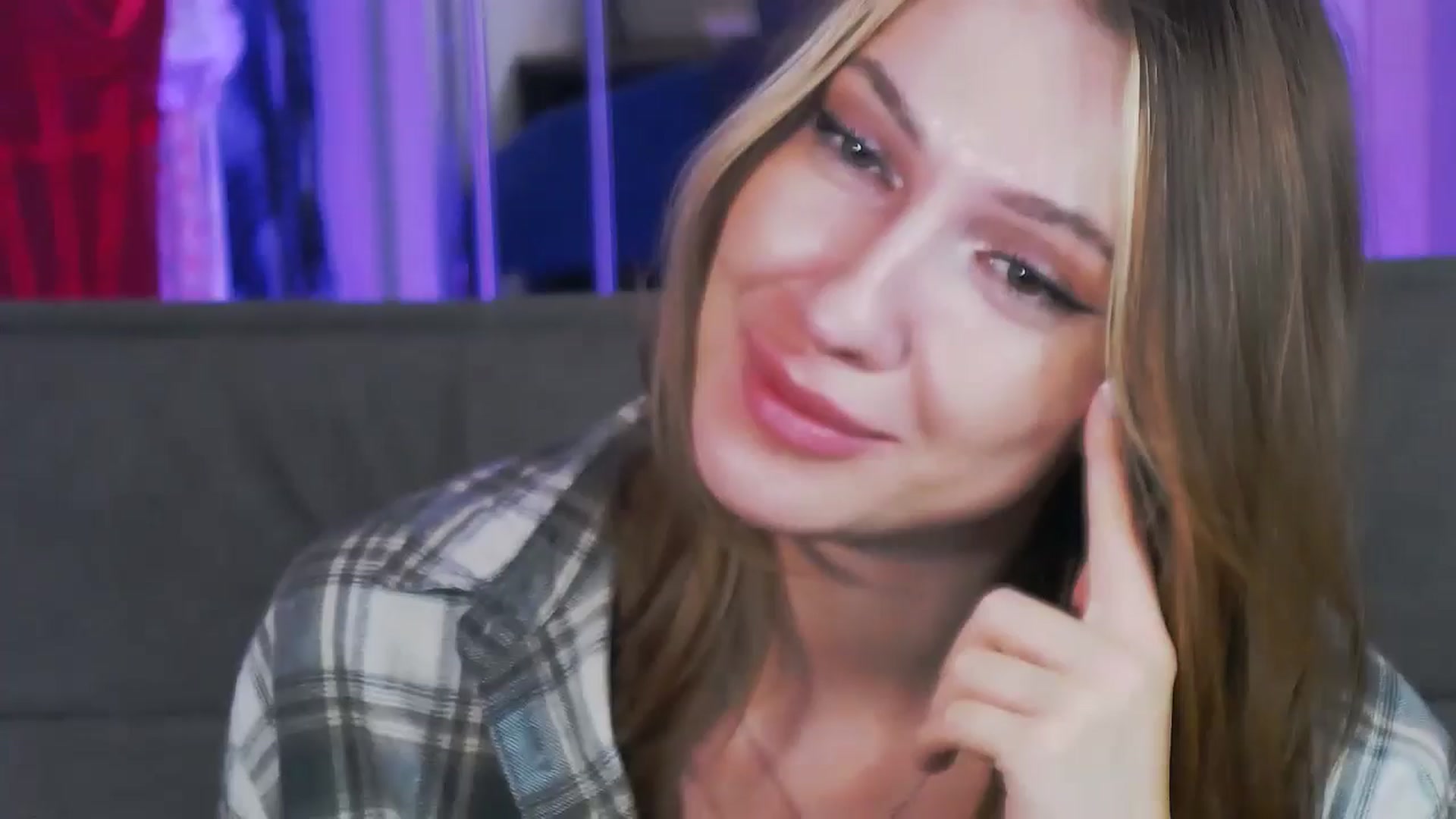 Gallery image thumbnail from LovelyGin's myfreecams stream on, 11/11/2025, 20:02 image 3 of 20