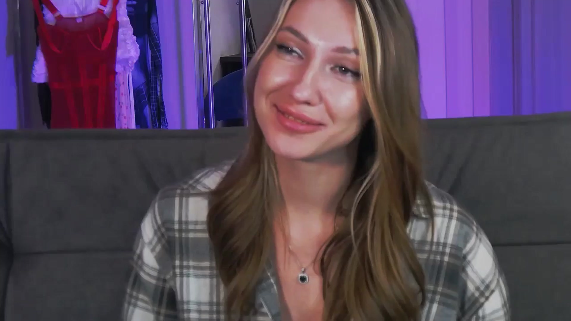 Gallery image thumbnail from LovelyGin's myfreecams stream on, 11/11/2025, 20:02 image 13 of 20