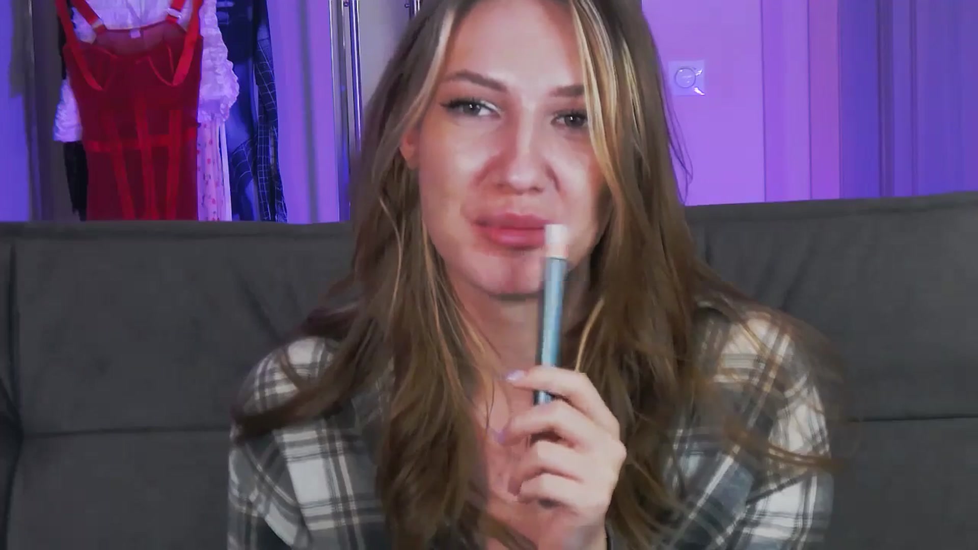 Gallery image thumbnail from LovelyGin's myfreecams stream on, 11/11/2025, 20:02 image 19 of 20
