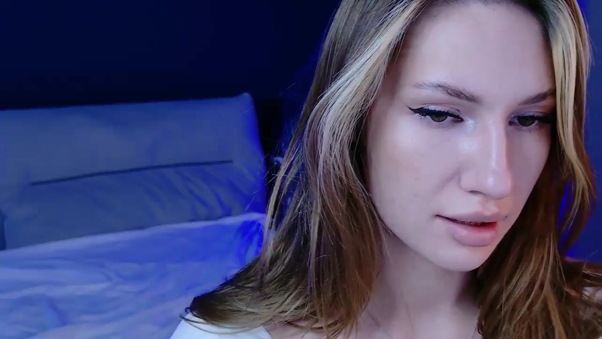 Gallery image thumbnail from LovelyGin's myfreecams stream on, 11/13/2025, 15:15 image 17 of 20