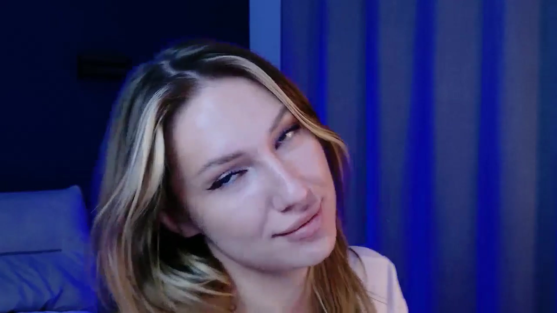 Gallery image thumbnail from LovelyGin's myfreecams stream on, 11/13/2025, 15:15 image 11 of 20