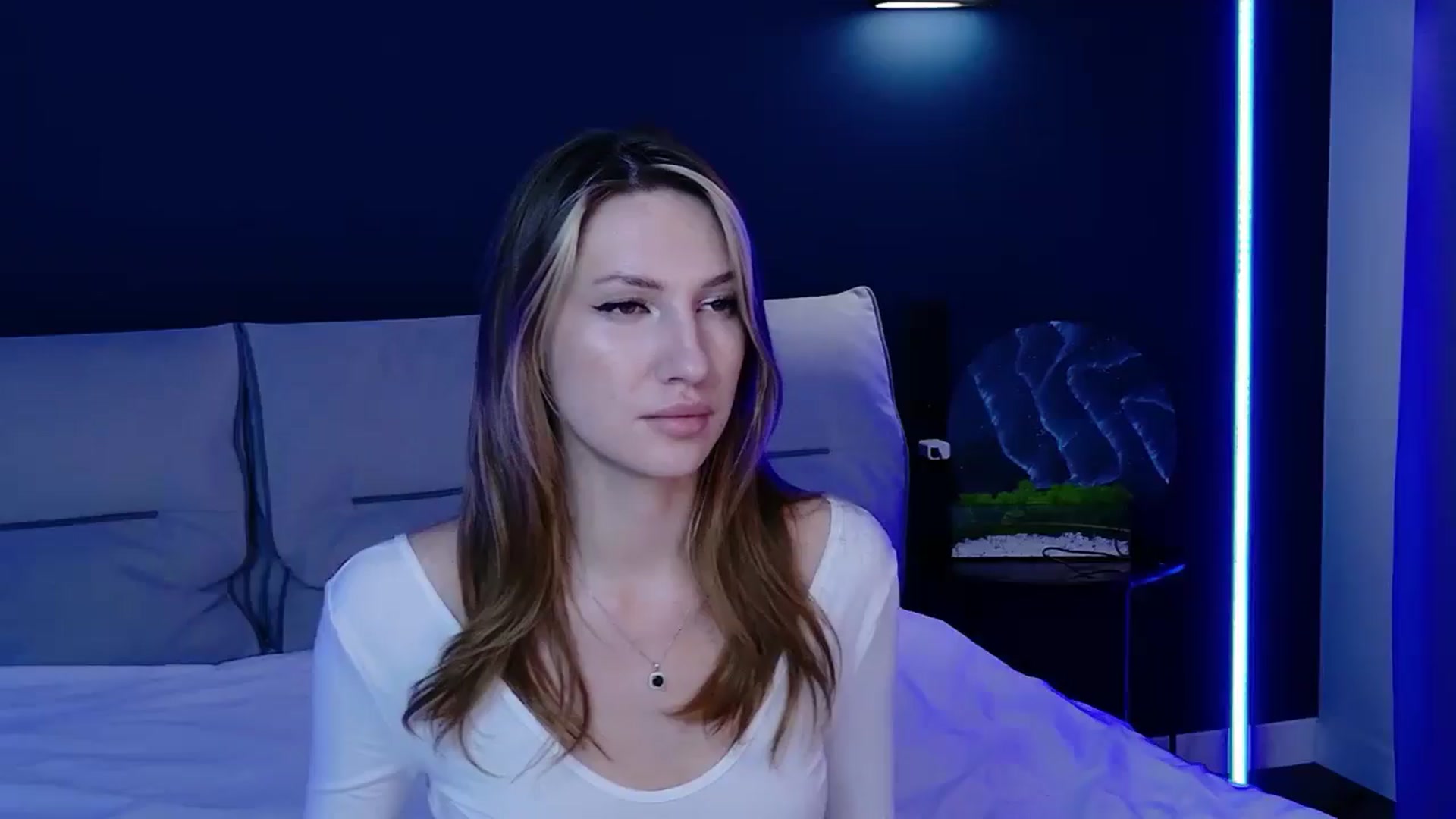 Gallery image thumbnail from LovelyGin's myfreecams stream on, 11/13/2025, 19:58 image 4 of 20