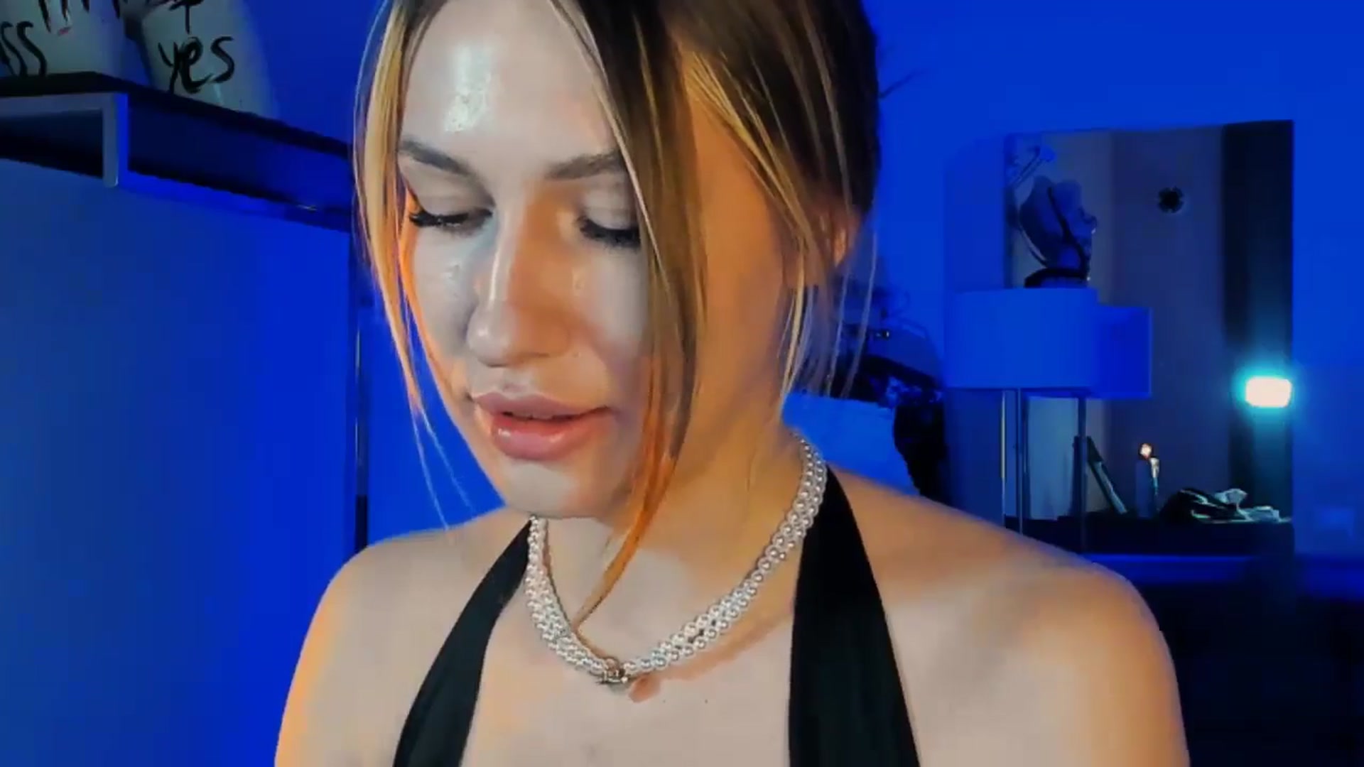 Gallery image thumbnail from LovelyGin's myfreecams stream on, 11/14/2025, 17:36 image 6 of 20