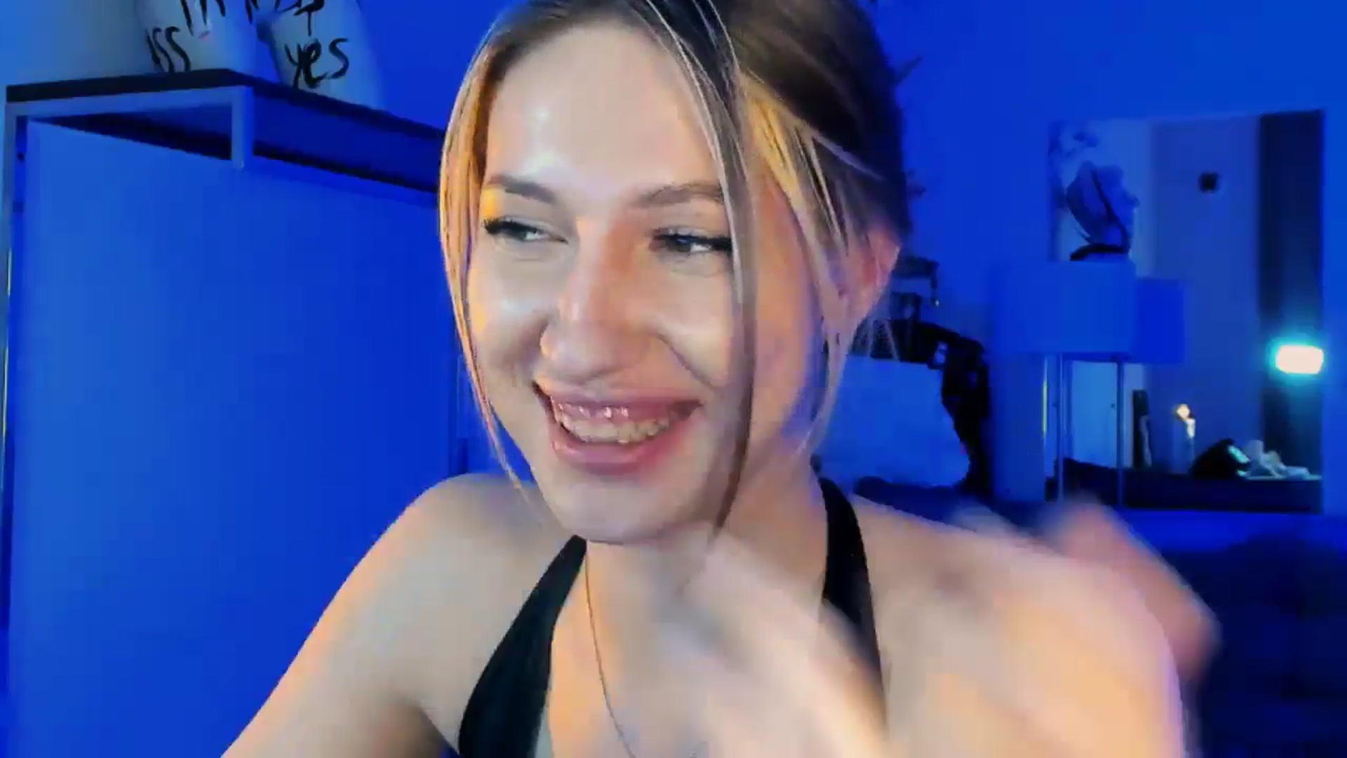Gallery image thumbnail from LovelyGin's myfreecams stream on, 11/14/2025, 20:22 image 3 of 20
