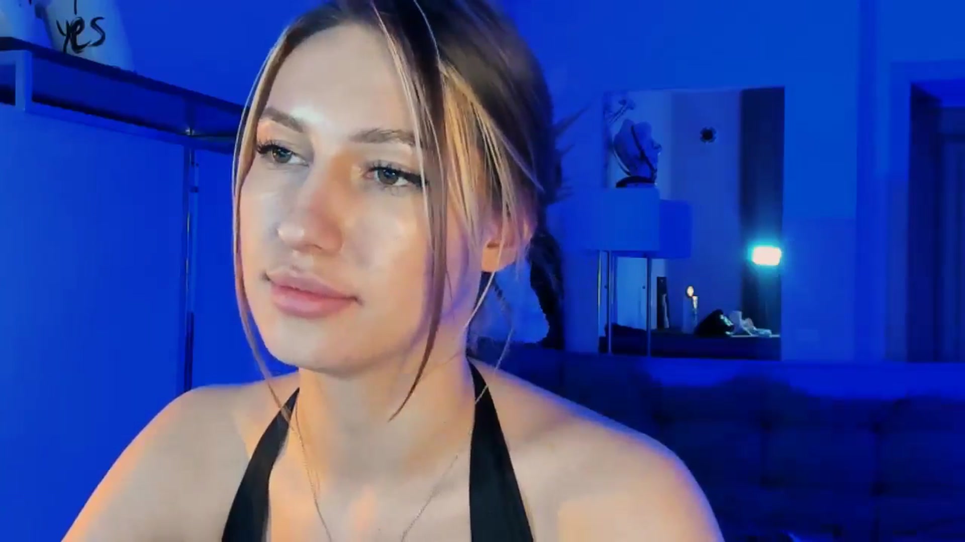 Gallery image thumbnail from LovelyGin's myfreecams stream on, 11/14/2025, 20:22 image 9 of 20