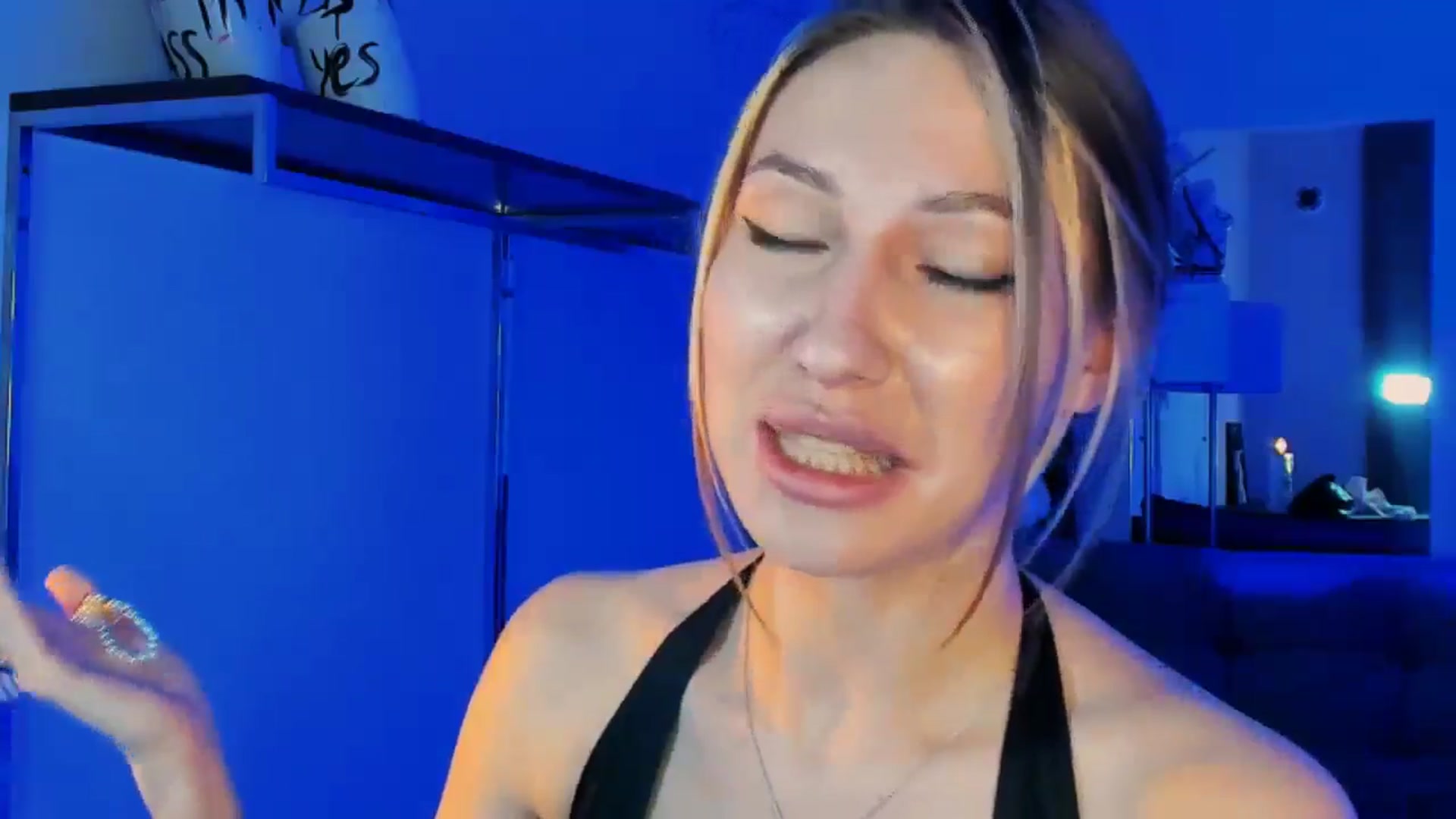 Gallery image thumbnail from LovelyGin's myfreecams stream on, 11/14/2025, 20:22 image 6 of 20