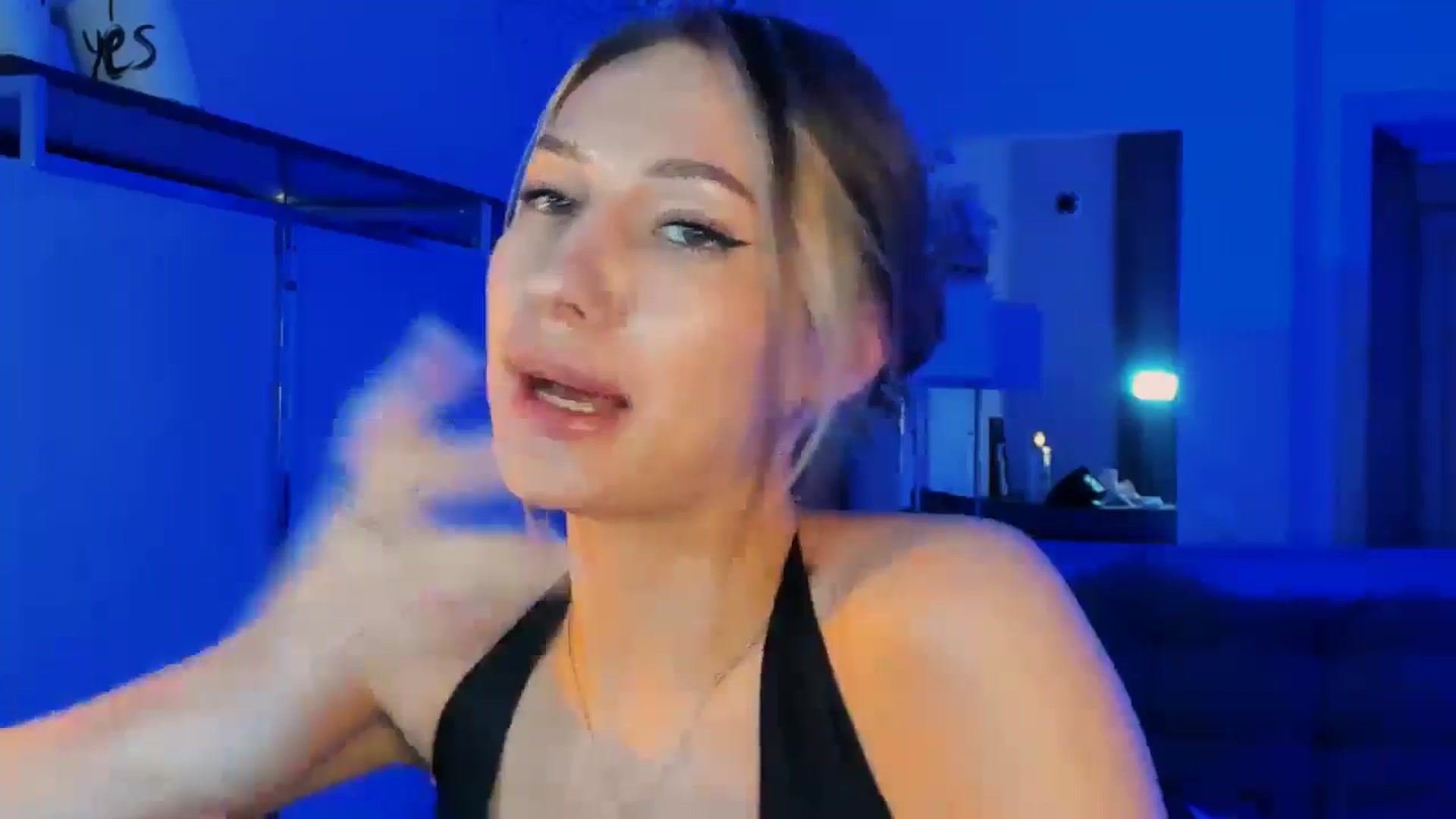 Gallery image thumbnail from LovelyGin's myfreecams stream on, 11/14/2025, 20:22 image 7 of 20