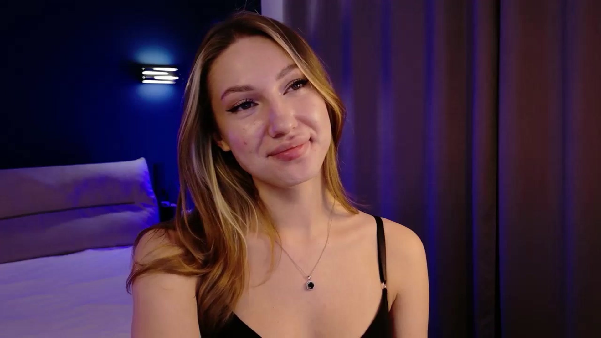 Gallery image thumbnail from LovelyGin's myfreecams stream on, 11/17/2025, 15:37 image 5 of 20
