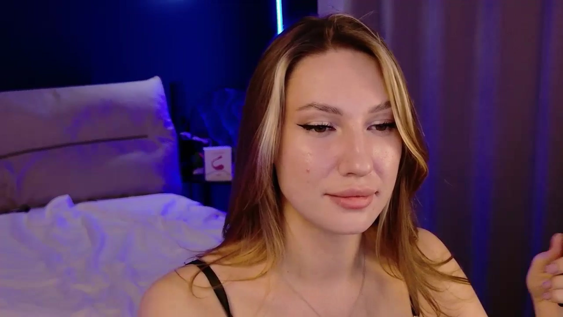Gallery image thumbnail from LovelyGin's myfreecams stream on, 11/17/2025, 18:53 image 2 of 20