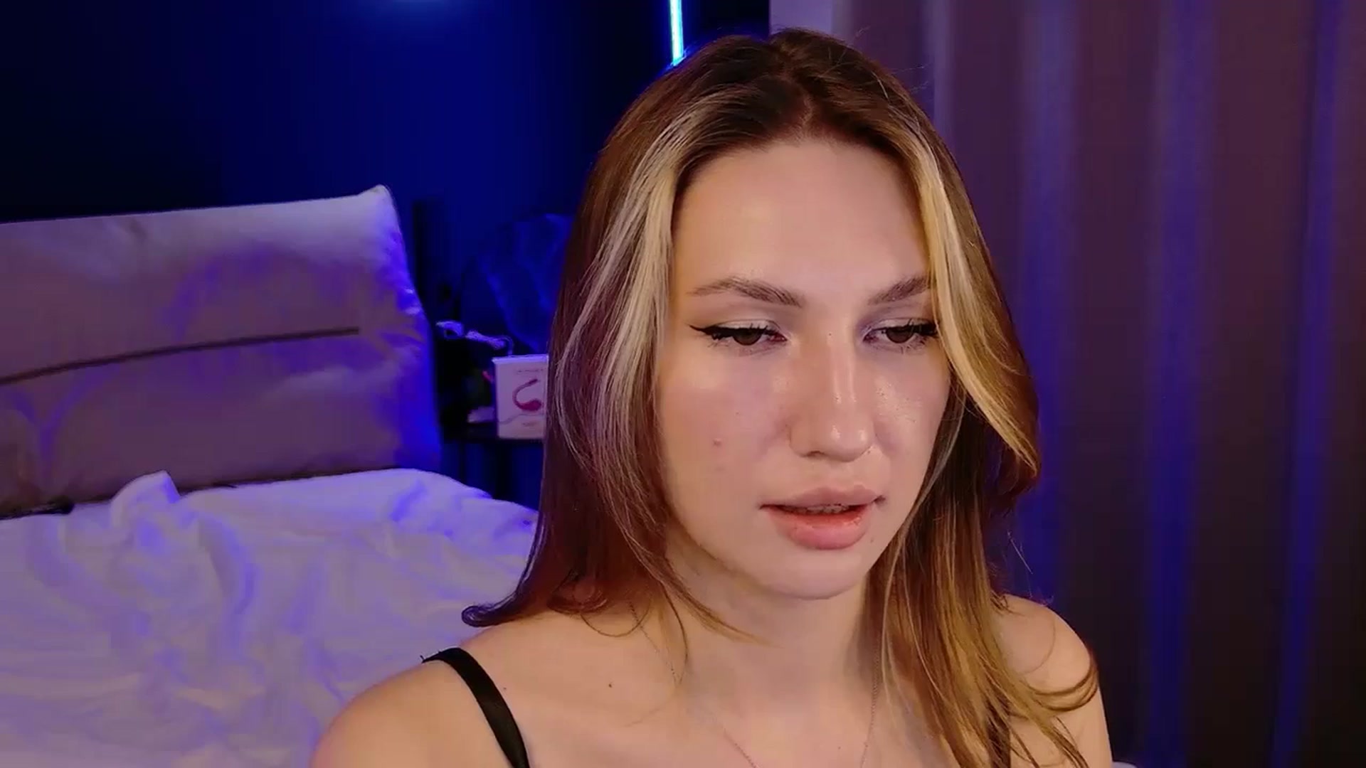 Gallery image thumbnail from LovelyGin's myfreecams stream on, 11/17/2025, 18:53 image 3 of 20
