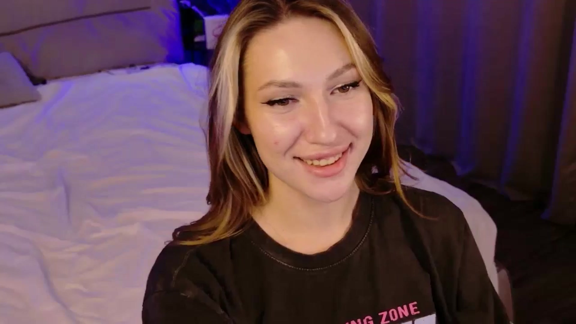 Gallery image thumbnail from LovelyGin's myfreecams stream on, 11/17/2025, 20:18 image 10 of 20