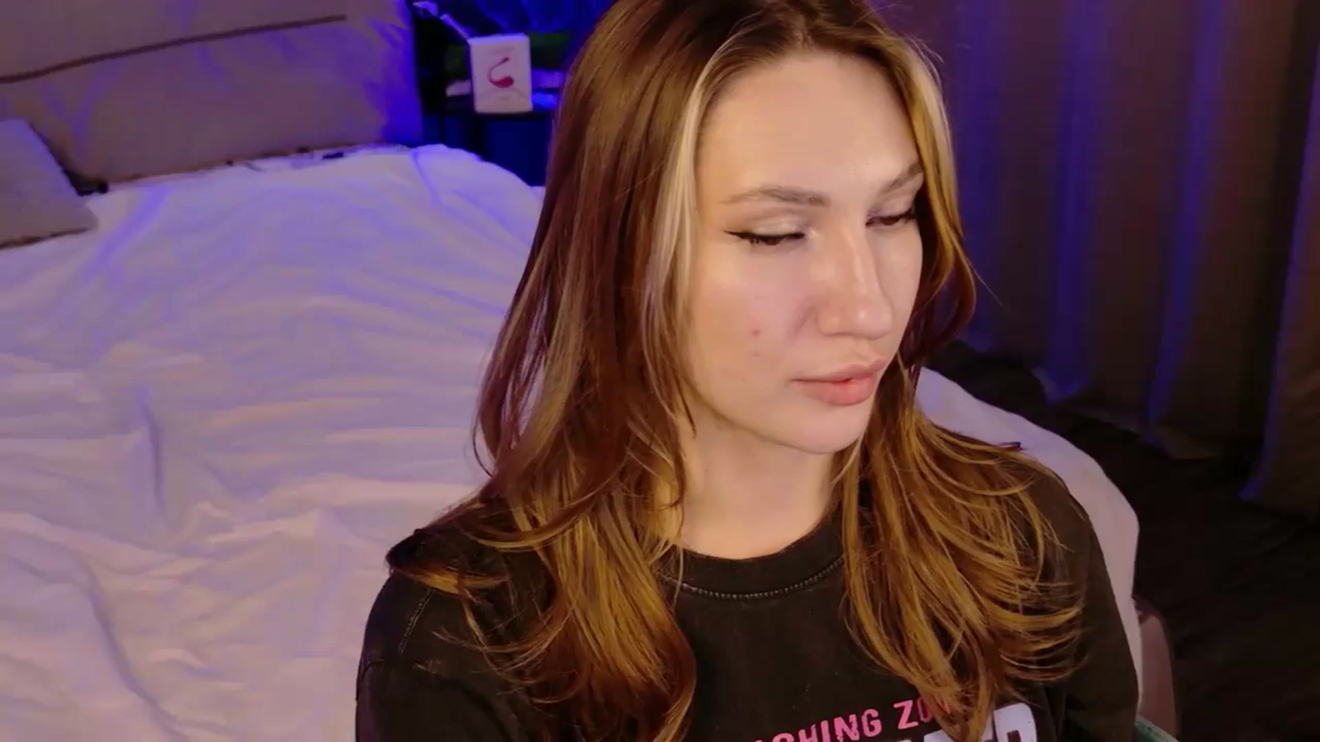 Gallery image thumbnail from LovelyGin's myfreecams stream on, 11/17/2025, 20:18 image 6 of 20
