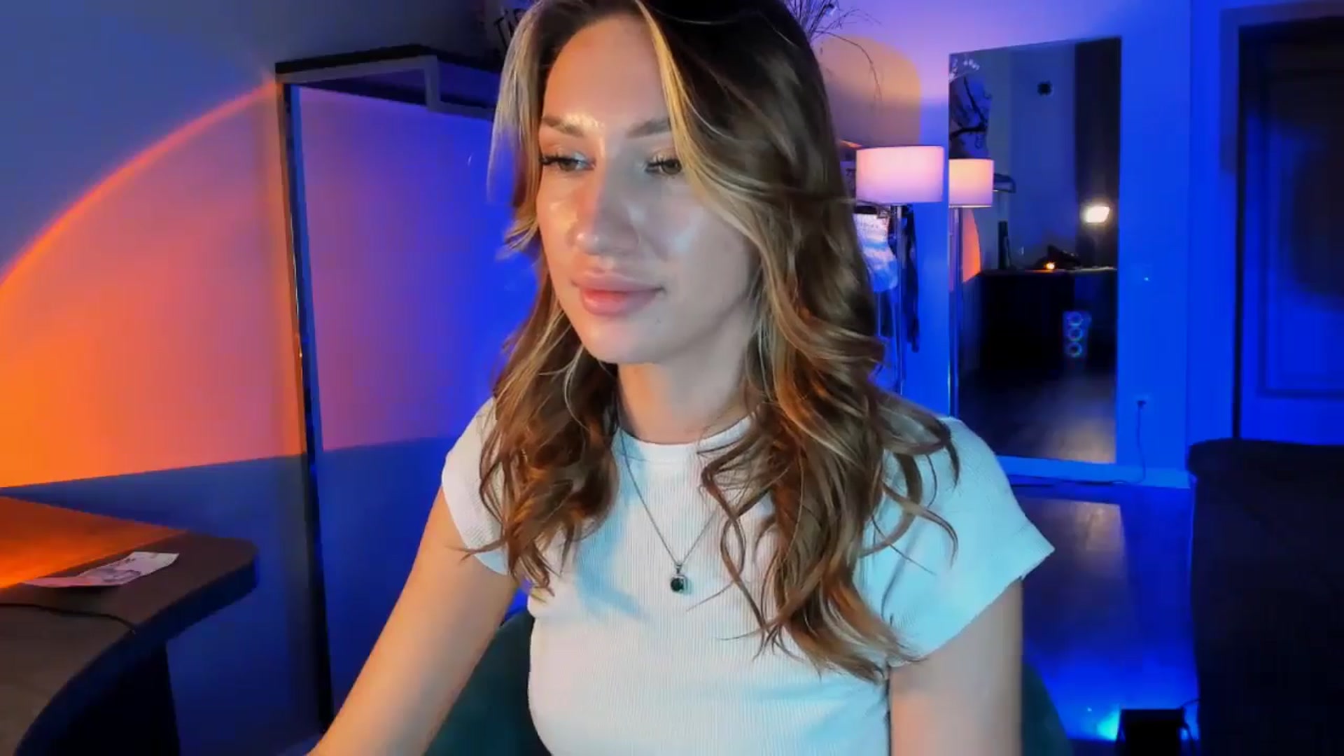 Gallery image thumbnail from LovelyGin's myfreecams stream on, 11/18/2025, 16:42 image 3 of 20