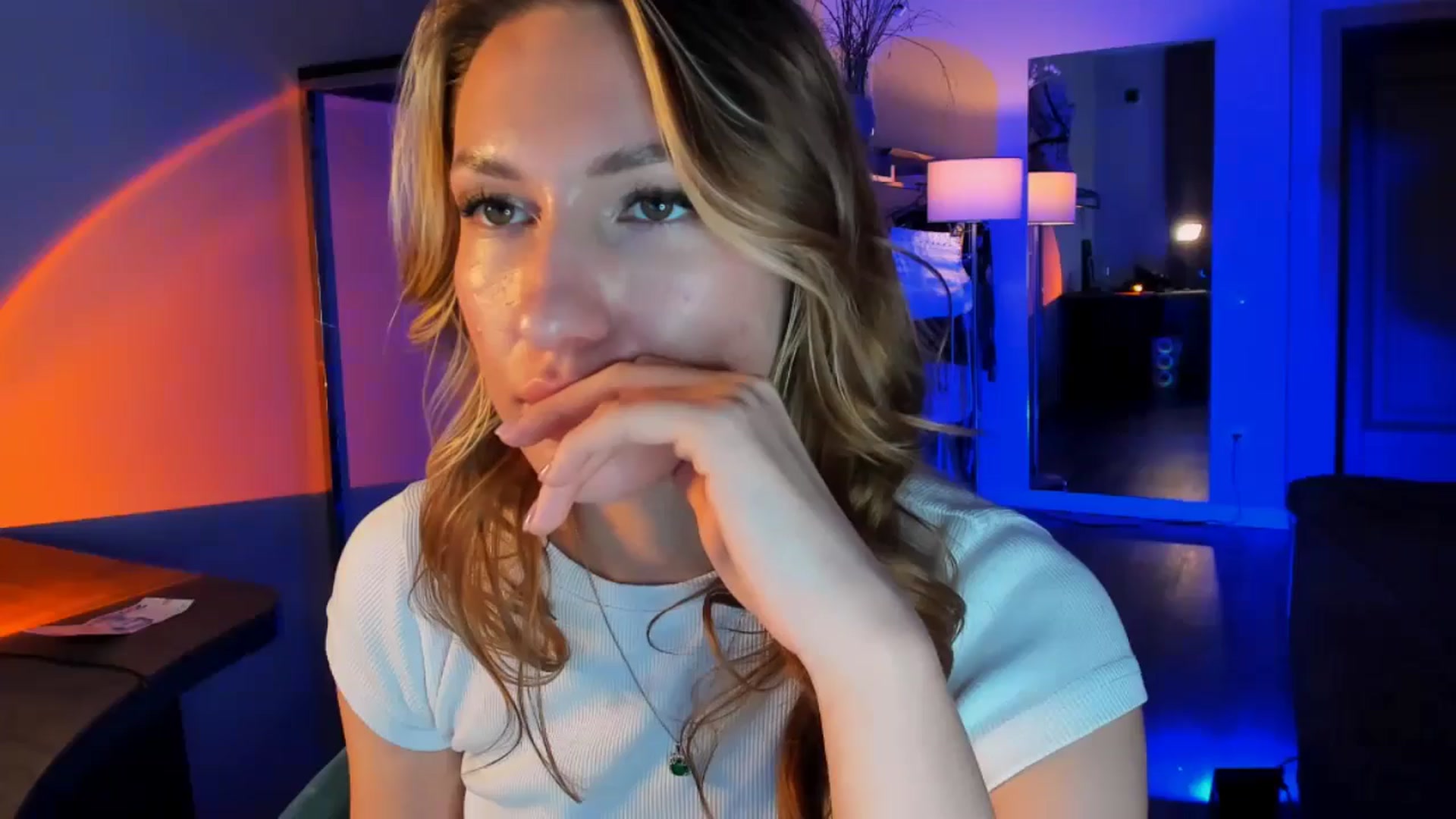 Gallery image thumbnail from LovelyGin's myfreecams stream on, 11/18/2025, 16:42 image 1 of 20