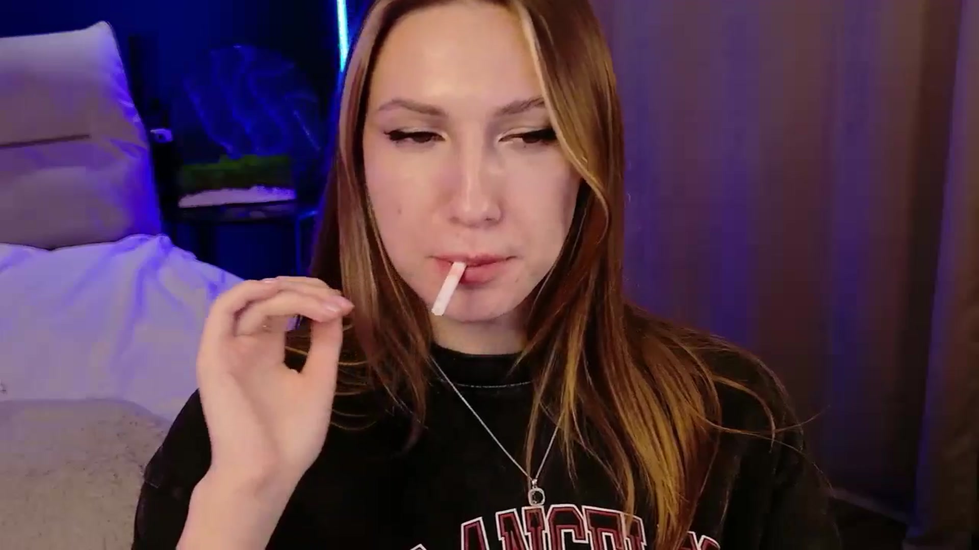 Gallery image thumbnail from LovelyGin's myfreecams stream on, 11/19/2025, 20:09 image 9 of 20