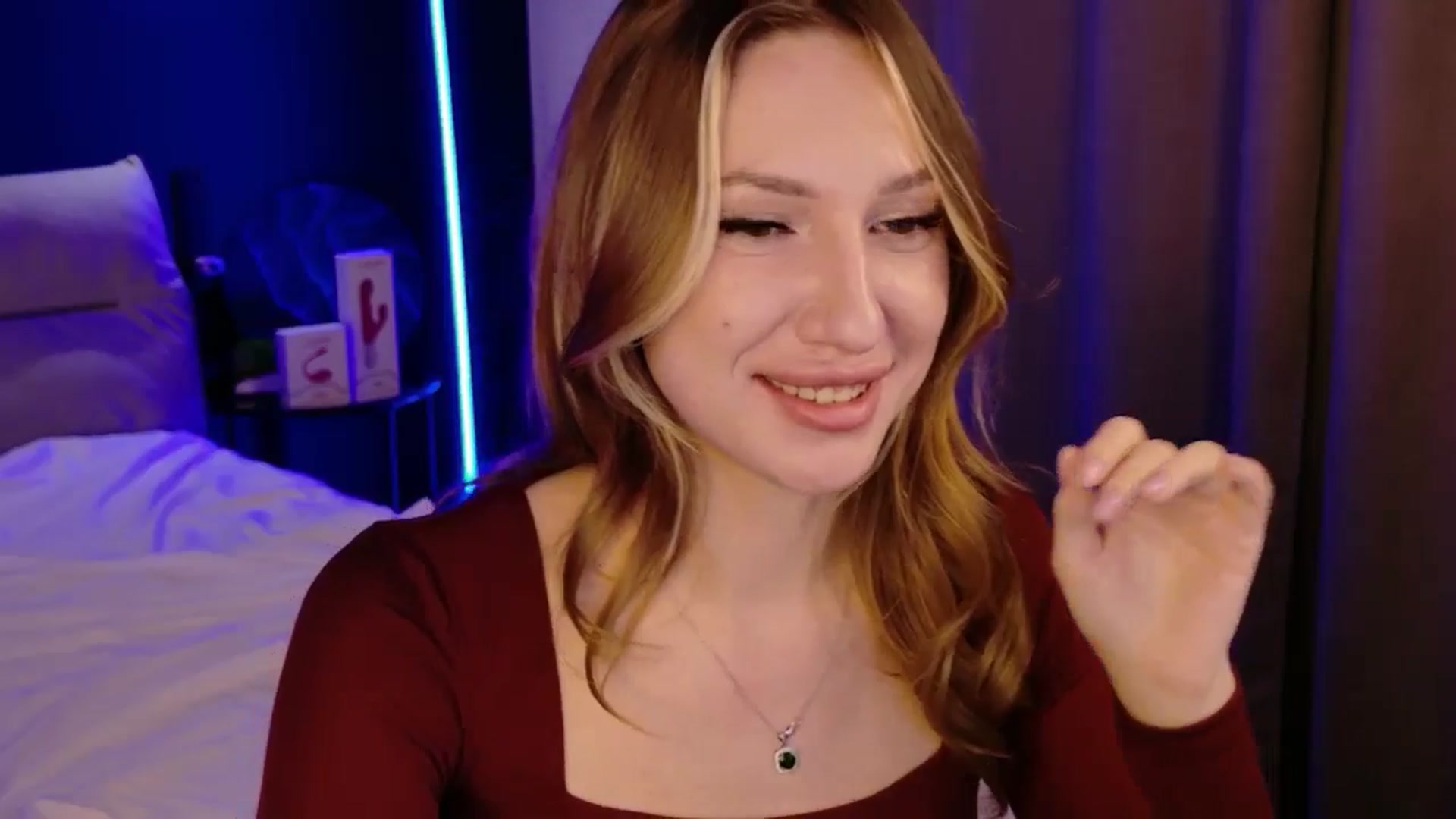 Gallery image thumbnail from LovelyGin's myfreecams stream on, 11/21/2025, 16:16 image 10 of 20