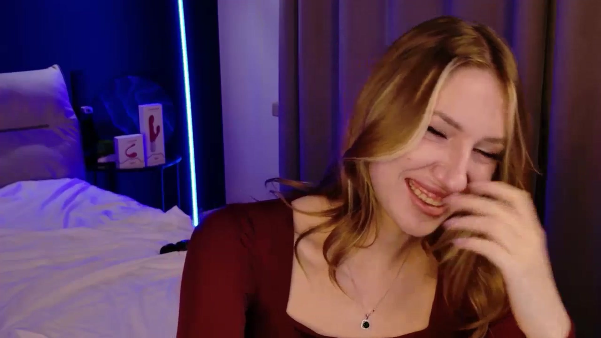 Gallery image thumbnail from LovelyGin's myfreecams stream on, 11/21/2025, 16:16 image 12 of 20