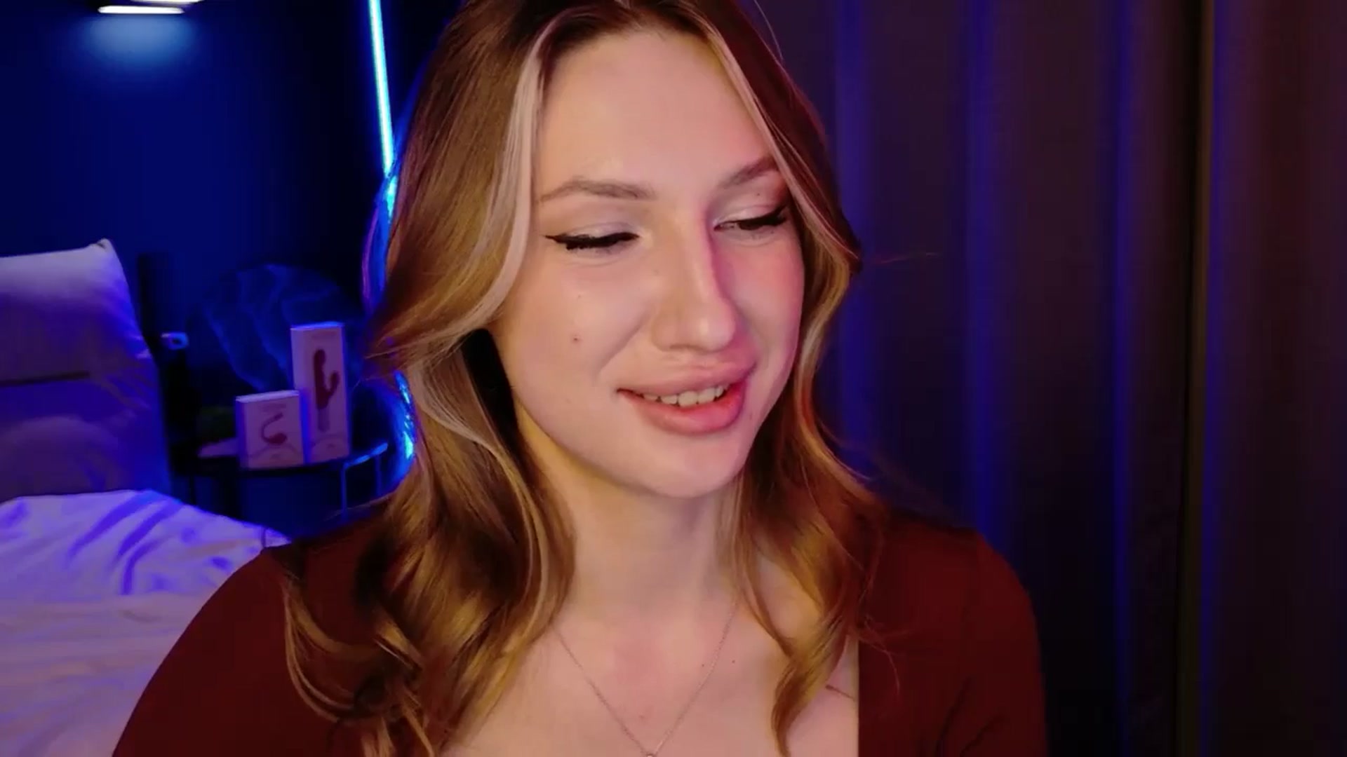Gallery image thumbnail from LovelyGin's myfreecams stream on, 11/21/2025, 16:16 image 16 of 20