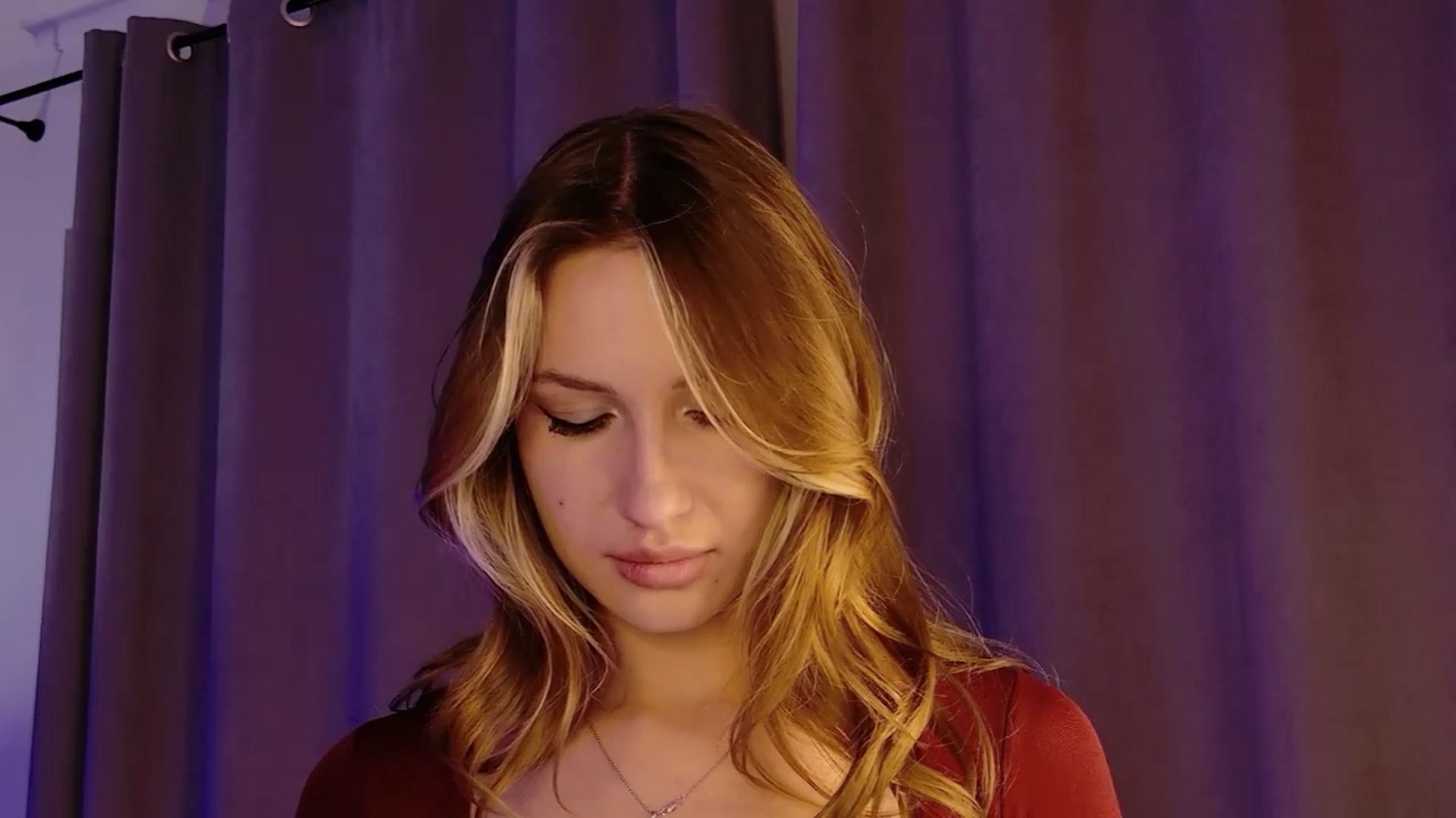 Gallery image thumbnail from LovelyGin's myfreecams stream on, 11/21/2025, 16:16 image 4 of 20