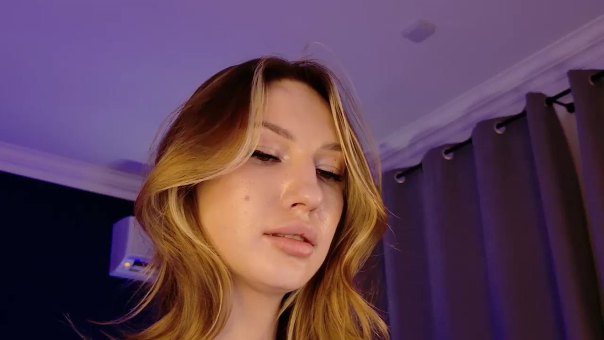 Gallery image thumbnail from LovelyGin's myfreecams stream on, 11/21/2025, 16:16 image 19 of 20