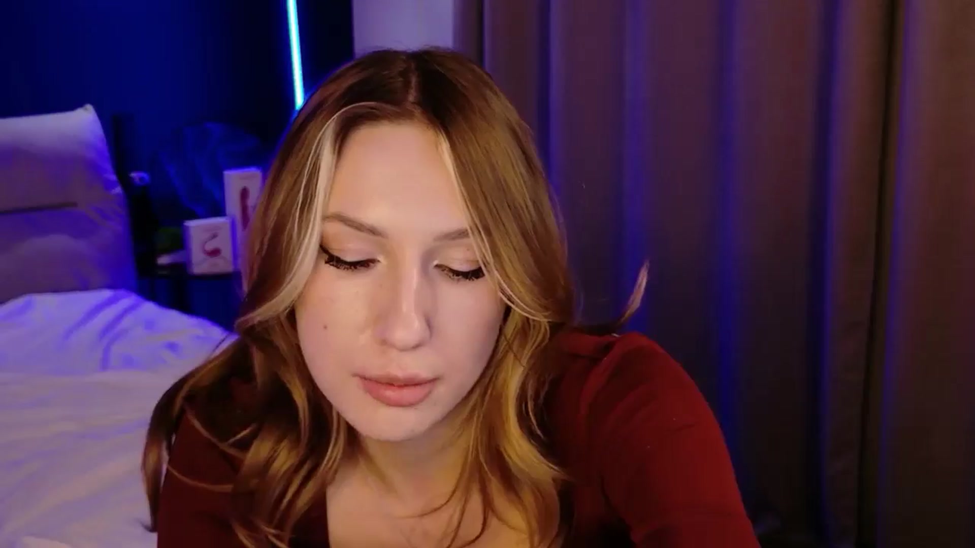 Gallery image thumbnail from LovelyGin's myfreecams stream on, 11/21/2025, 16:16 image 13 of 20