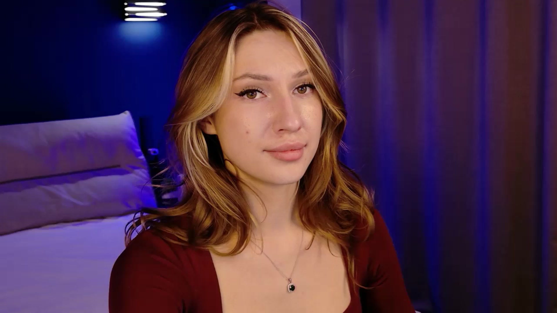 Gallery image thumbnail from LovelyGin's myfreecams stream on, 11/21/2025, 18:28 image 3 of 20