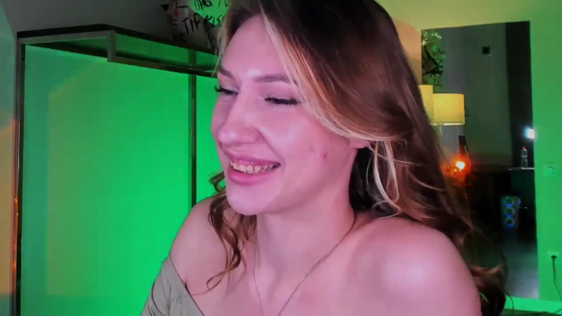 Gallery image thumbnail from LovelyGin's myfreecams stream on, 11/24/2025, 16:01 image 17 of 20