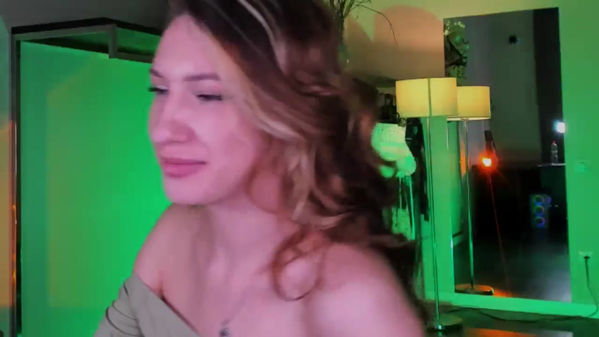 Gallery image thumbnail from LovelyGin's myfreecams stream on, 11/24/2025, 16:01 image 18 of 20