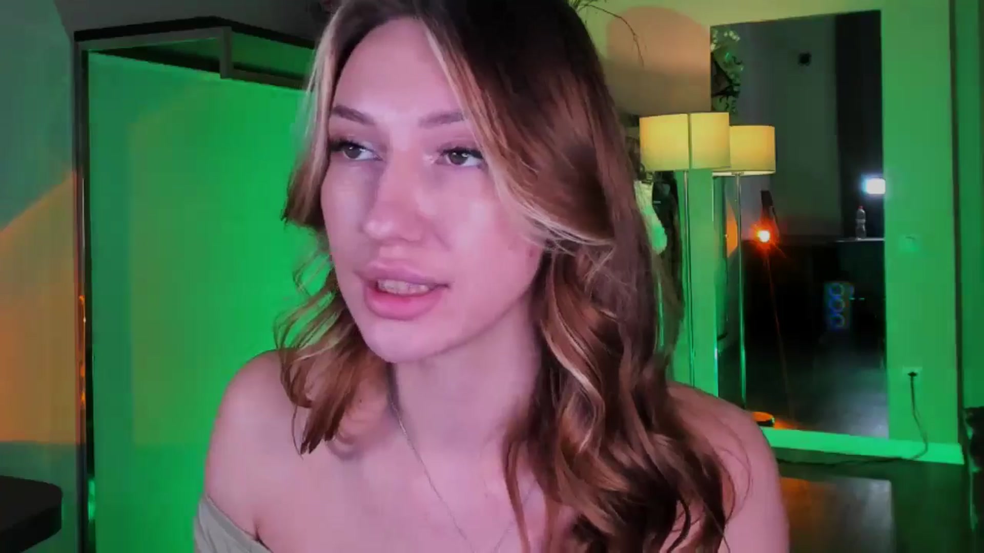 Gallery image thumbnail from LovelyGin's myfreecams stream on, 11/24/2025, 16:01 image 14 of 20