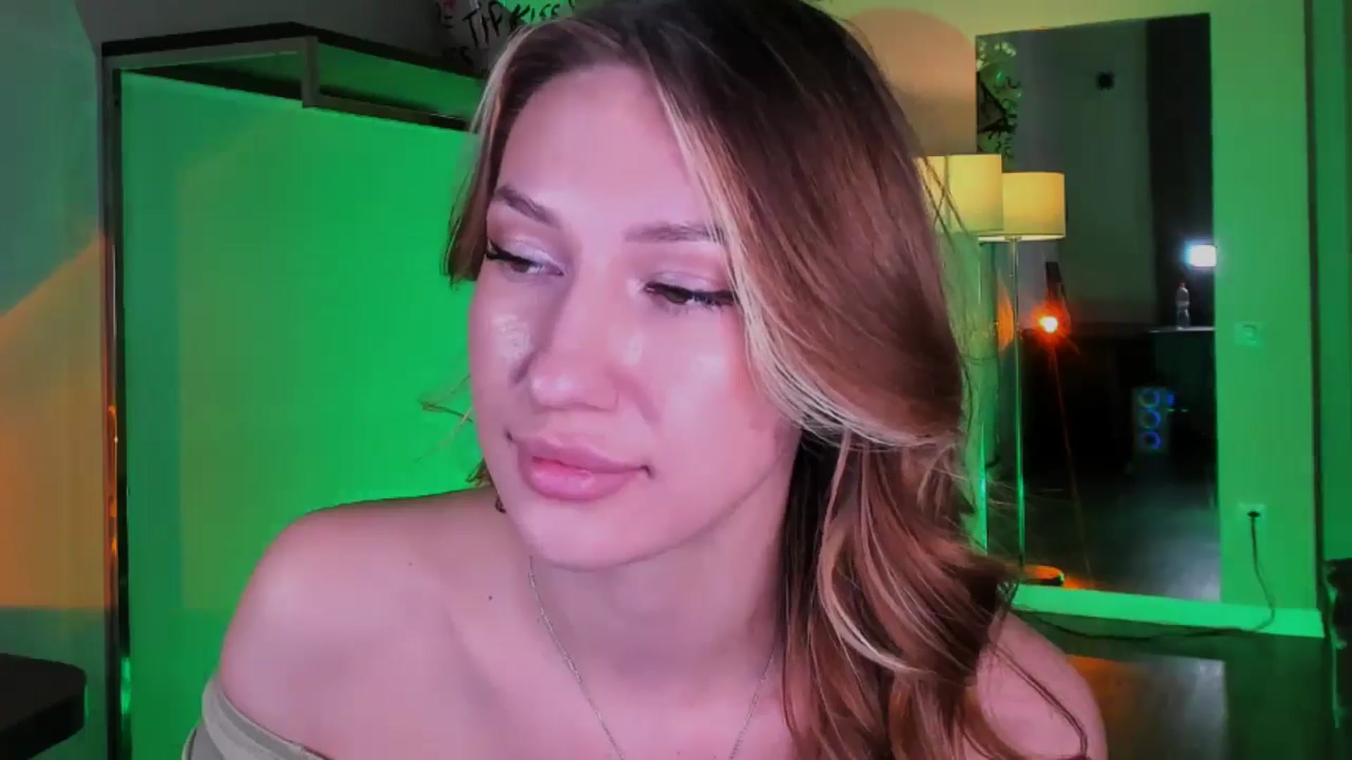 Gallery image thumbnail from LovelyGin's myfreecams stream on, 11/24/2025, 16:01 image 10 of 20