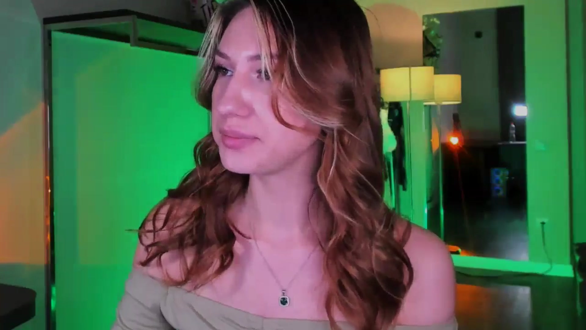 Gallery image thumbnail from LovelyGin's myfreecams stream on, 11/24/2025, 16:01 image 8 of 20