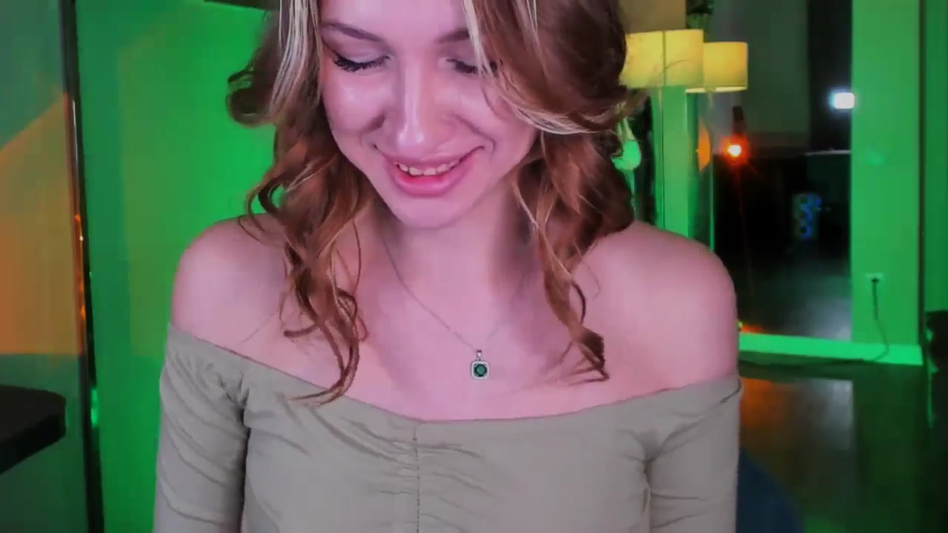Gallery image thumbnail from LovelyGin's myfreecams stream on, 11/24/2025, 16:01 image 7 of 20