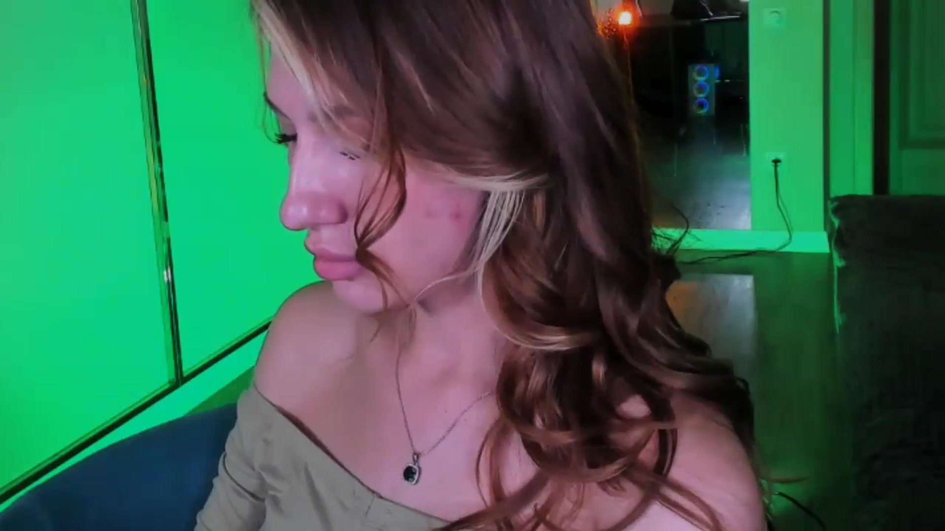 Gallery image thumbnail from LovelyGin's myfreecams stream on, 11/24/2025, 17:21 image 7 of 20