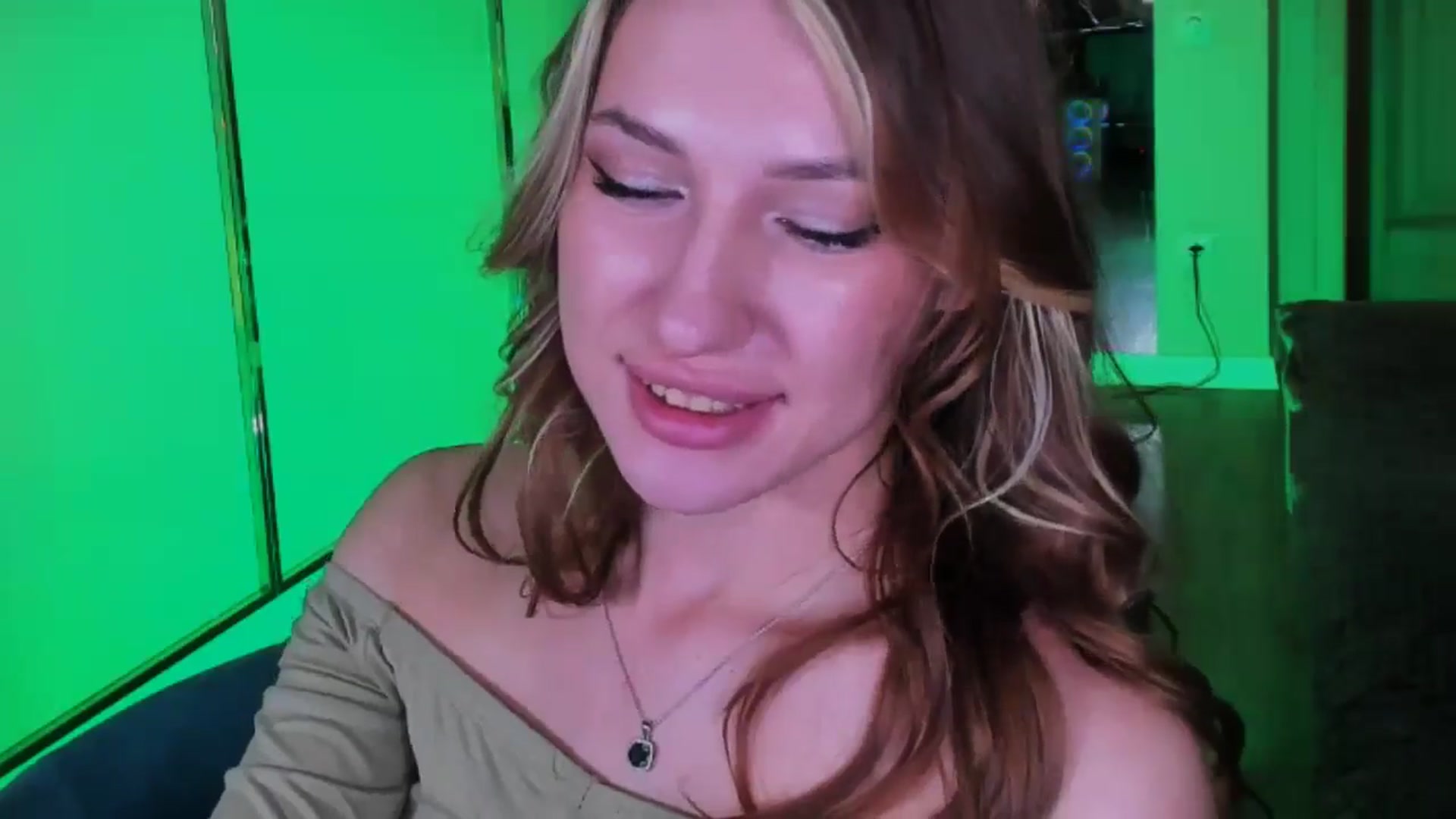 Gallery image thumbnail from LovelyGin's myfreecams stream on, 11/24/2025, 17:21 image 9 of 20