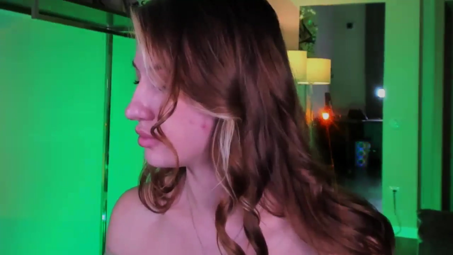 Gallery image thumbnail from LovelyGin's myfreecams stream on, 11/24/2025, 17:21 image 15 of 20