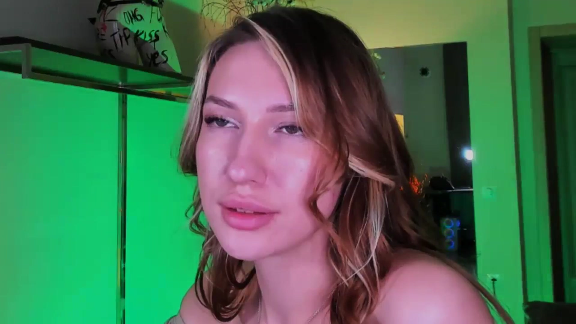 Gallery image thumbnail from LovelyGin's myfreecams stream on, 11/24/2025, 17:21 image 14 of 20