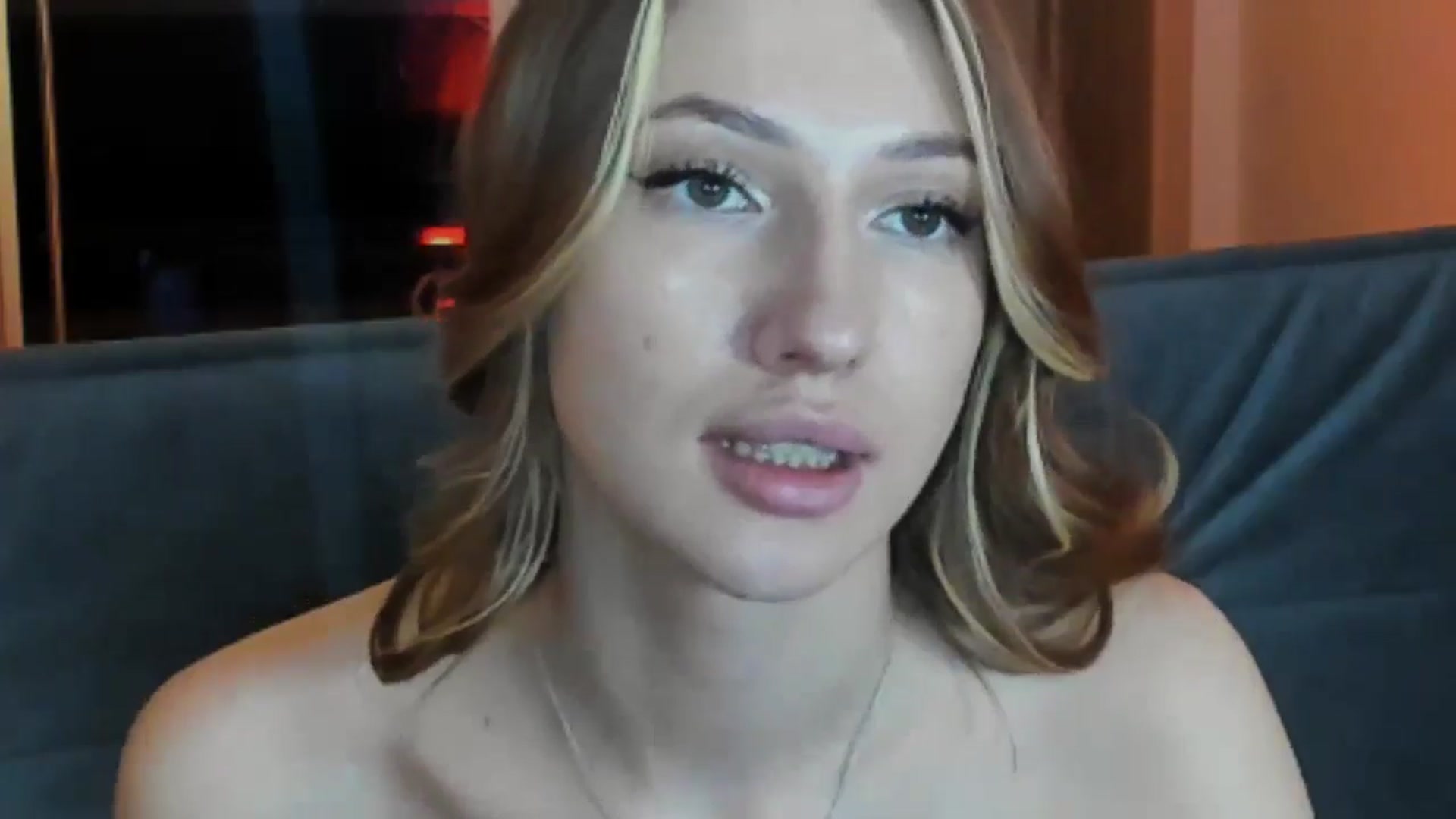 Gallery image thumbnail from LovelyGin's myfreecams stream on, 11/24/2025, 19:08 image 14 of 20