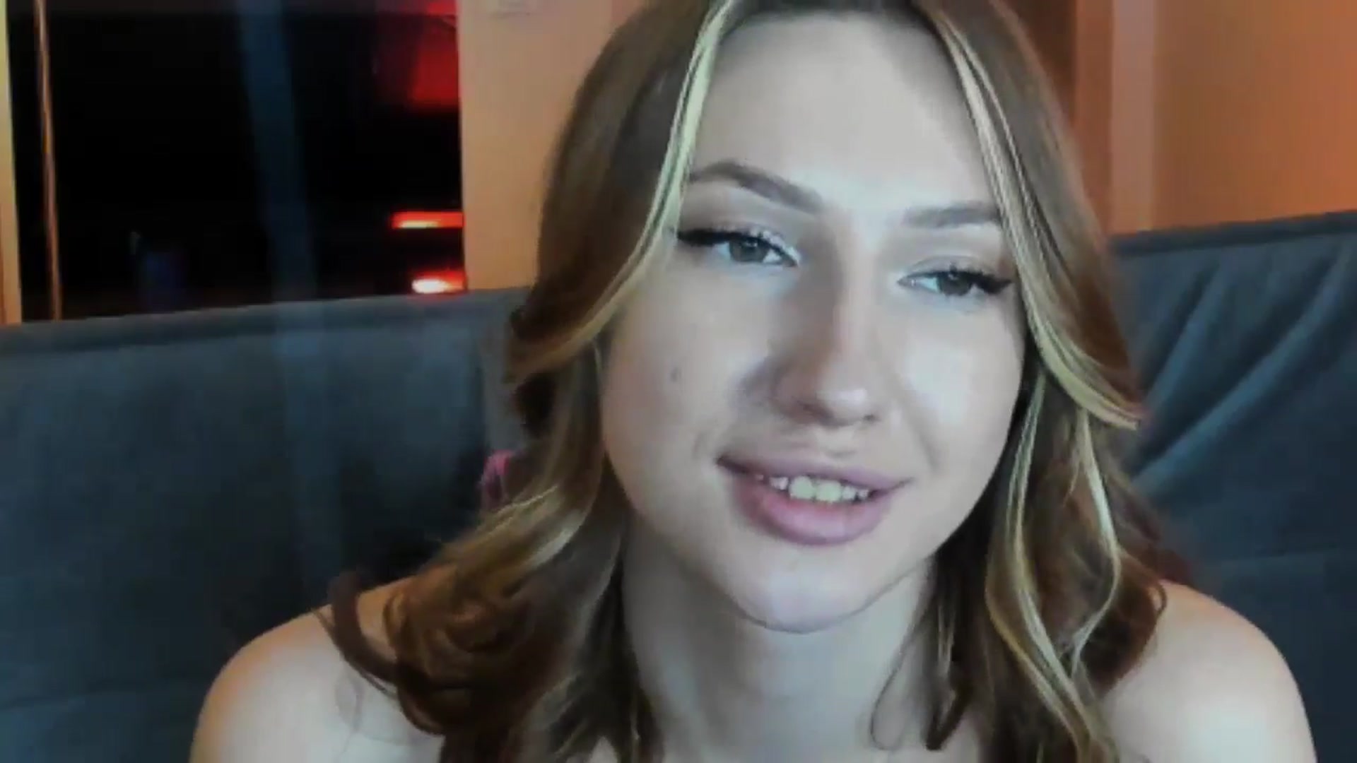 Gallery image thumbnail from LovelyGin's myfreecams stream on, 11/24/2025, 19:08 image 12 of 20