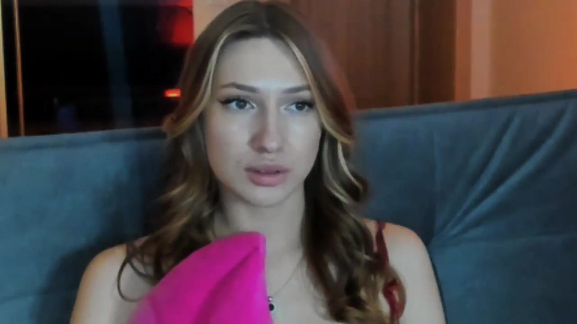 Gallery image thumbnail from LovelyGin's myfreecams stream on, 11/24/2025, 19:08 image 2 of 20